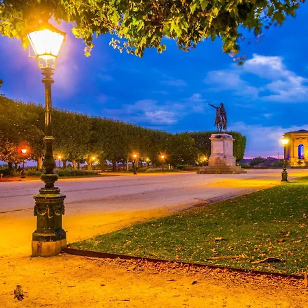 Hotel D'Aragon - Place De La Comedie --3